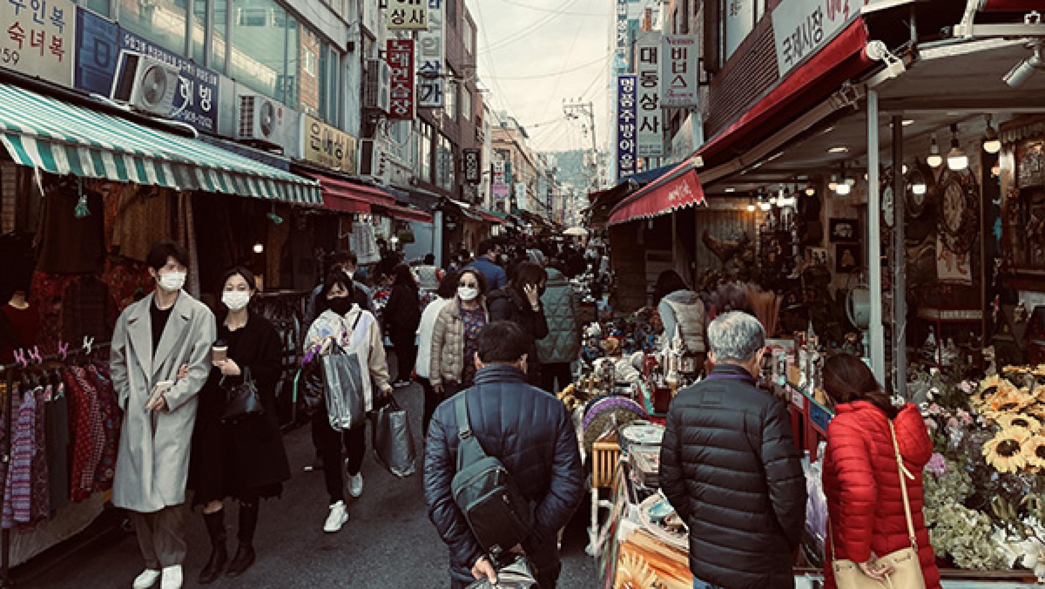 Street views in Korea - Image by Kyung Moong Hwang